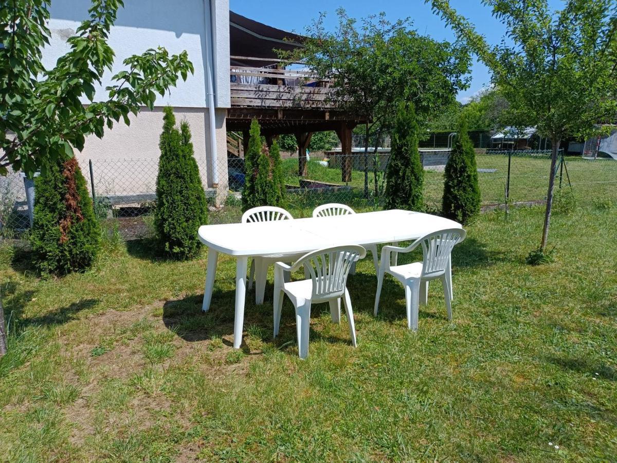 Gite Les Dames Du Quint 3 Etoiles Baume-les-Dames Exterior foto